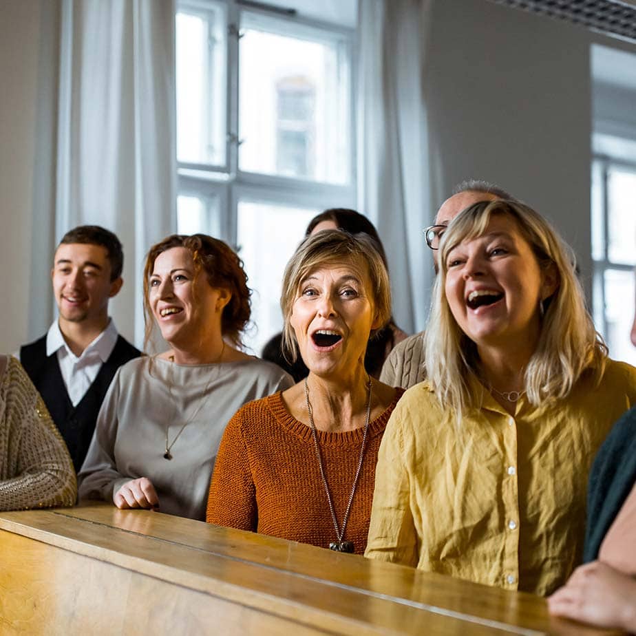 En grupp som sjunger i kör, Medborgarskolan